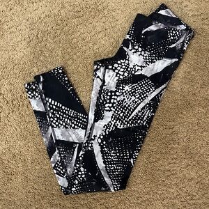 lululemon athletica Kids Black and White Patterned Leggings